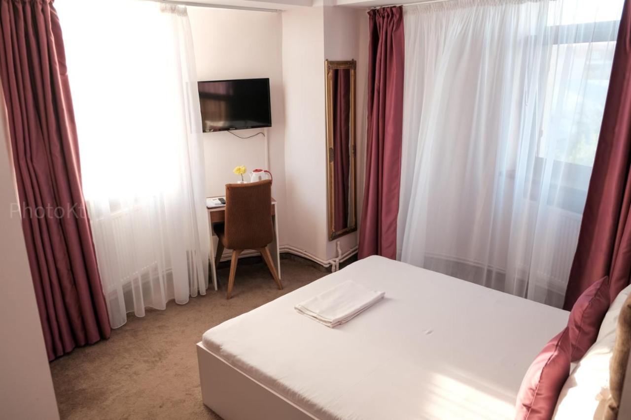 Hotel Bordeaux Галац Екстер'єр фото