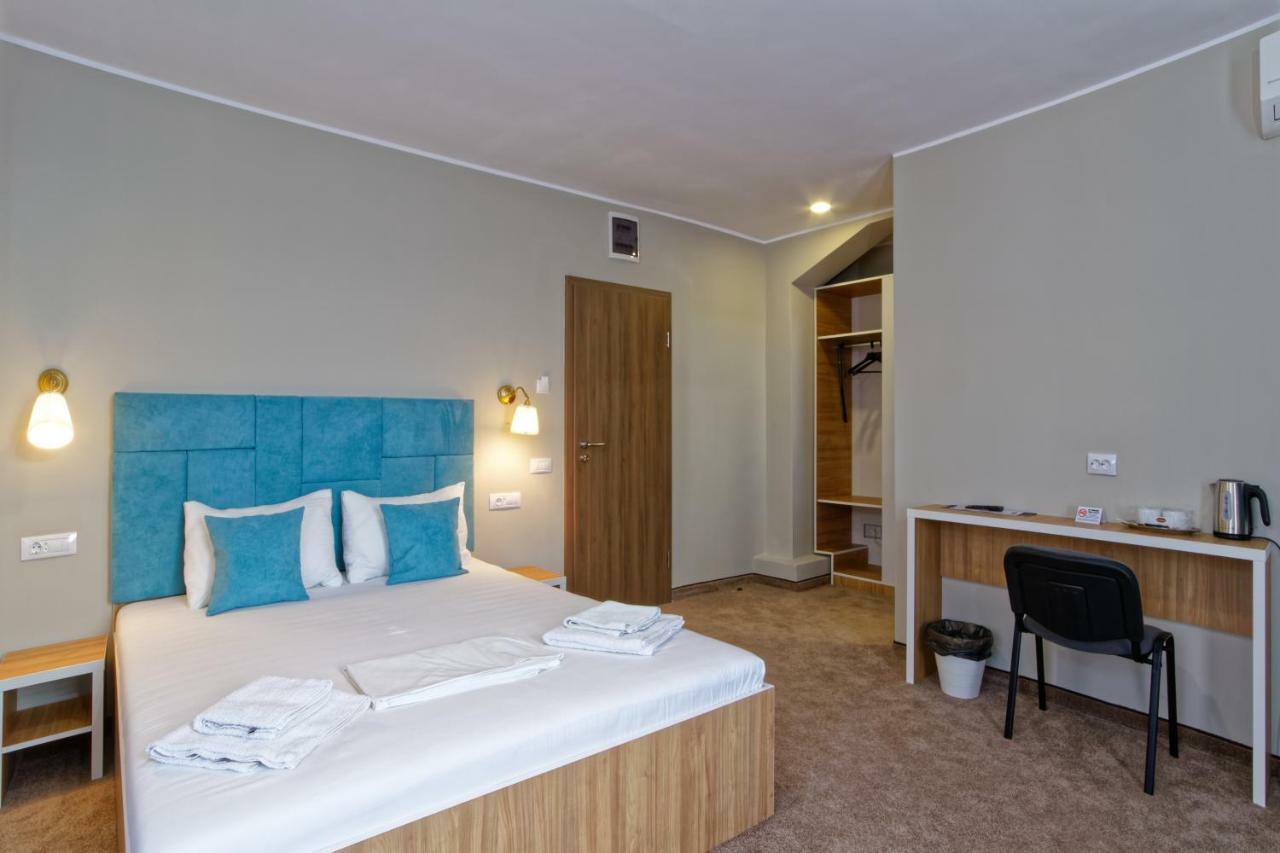 Hotel Bordeaux Галац Екстер'єр фото